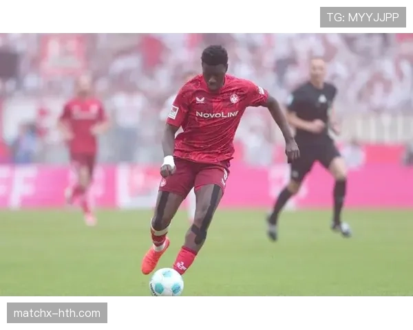 德甲转会市场升温：新星纷纷加盟，老将陆续离队引关注