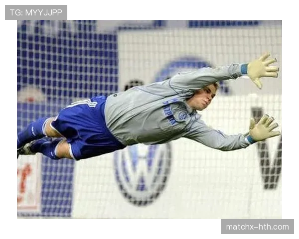 诺伊尔神勇扑救力挽狂澜,助球队逆转取胜状态回升 诺伊尔神勇扑救力挽狂澜,助球队逆转取胜状态回升